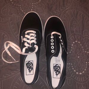 NWOT low profile black vans